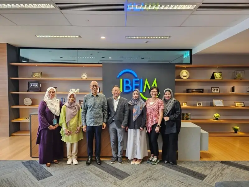 CEO IBFIM Bapak Yusry Yusoff, Bapak Tri Djoko Santoso dan team IBFIM dan LSPK